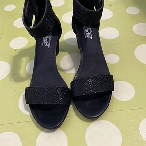 size:9 prom shoes never worn color:balck